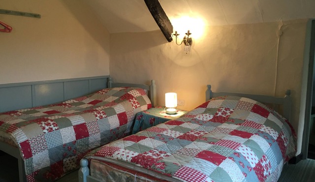 16th Century Grade II Listed Cottage in Heart of Dartmoor National Park