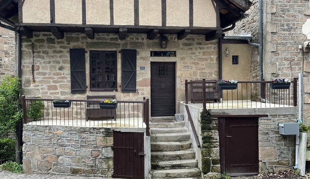 16th century thatched house, relaxation area for adults and children