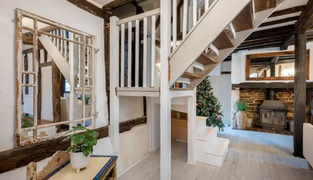 16th Century Thatched Cottage!