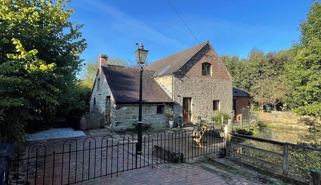 16th Century Water Mill, Sleeps 20, perfect for a family or friends get together