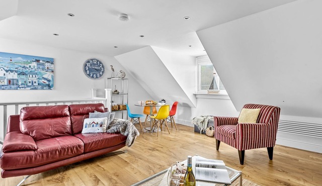 17 At The Beach - an apartment that sleeps 4 guests in 2 bedrooms