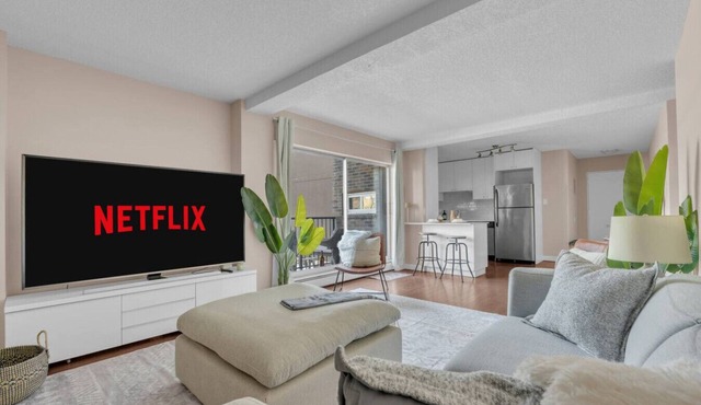 17 Ave King | UG Park | Walk to Saddledome + Banff