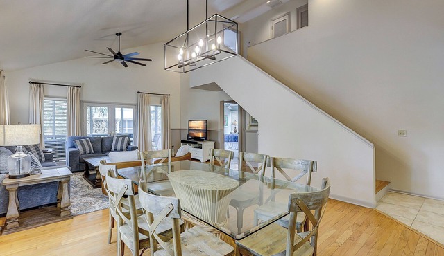 17 Beachside-Fido Friendly, Heated Community Pool & 100 yrds to ocean