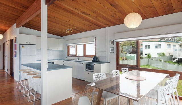 17 Dulling Street - Beach House