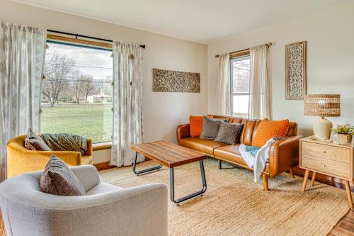 17 Mi to Brookville Lake Home with In-Unit Laundry