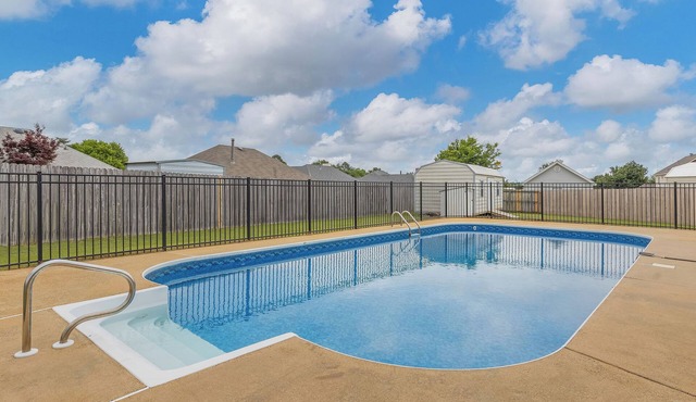 17 Springs/RTJ Golf/Saltwater Pool/Sleeps 8