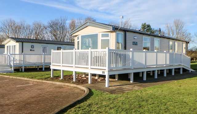 17 SUMMER MEADOWS, pet friendly, country holiday cottage in Ashington