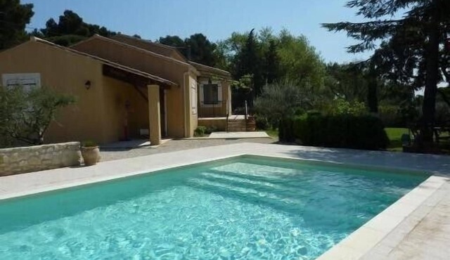 170m2 house in the Luberon, with stunning views.