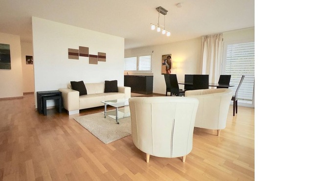 173 * Bright, spacious and modern apartment with terrace and free parking includ