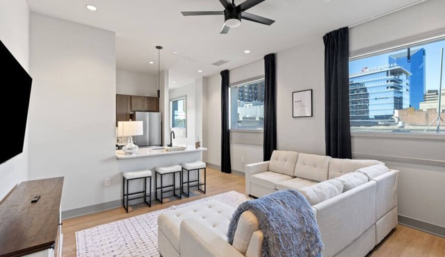 175 LEX - Bon Voyage Condo