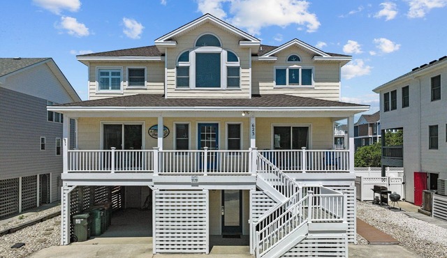1770 - A Wave from it All, 7-bed 6.5-bath in Corolla, NC, private pool, hot tub, game room