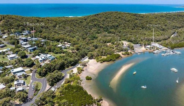 1770 Tree House Rustic Holiday Home