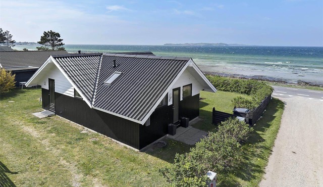 17701 Føllenslev - Middelvej 2