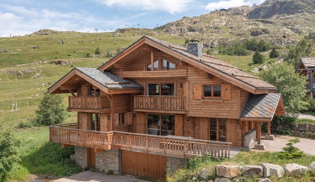 178m2 Chalet in Alpe d'Huez Ski-in/Ski-out with Terrace