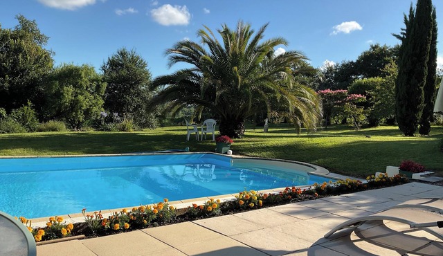 17th Century 2 Bedroom Cottage - Le Pigeonnaire