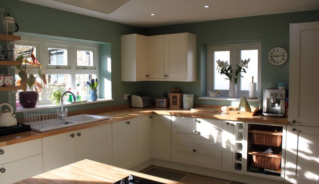 17th Century 3 bedroom Cottage in the South Downs Way National Park with garden