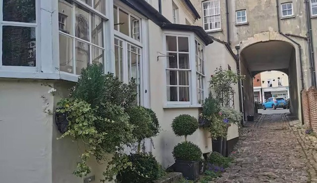 17th Century Coach House - Pet & Family Friendly