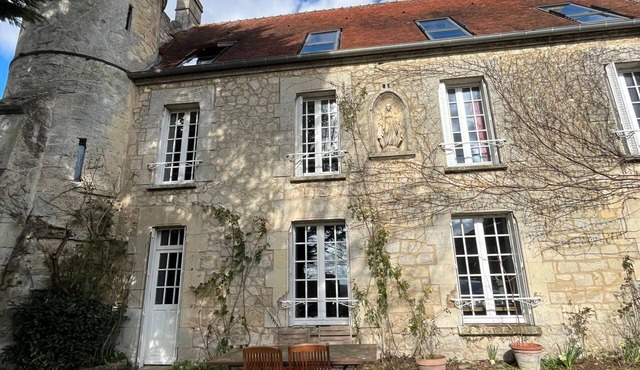 17th-century convent, near Paris, with a pool, 6 bedrooms