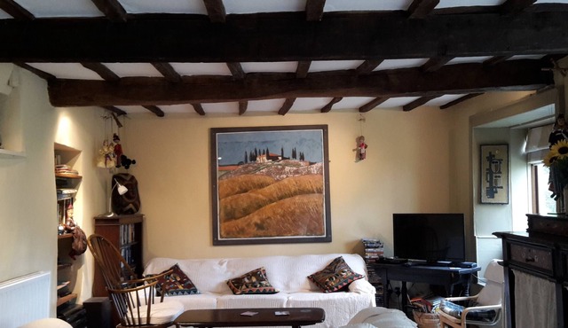 17th Century Cottage in a scenic village, Three bedrooms with modern facilities