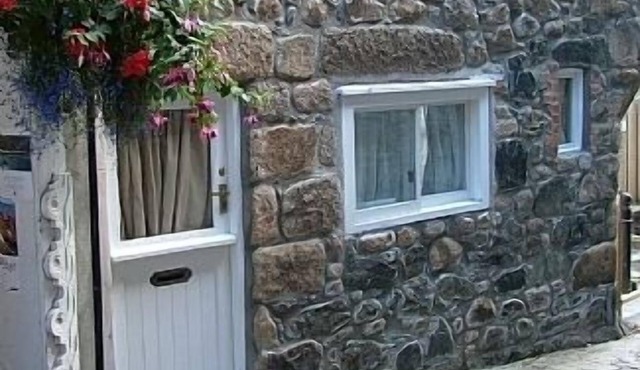17th Century Cottage In St Ives, Cornwall. Sleeps 2 With Parking!