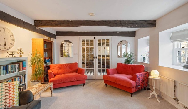 17th Century Cottage & Scandi Cabin, Drive Parking