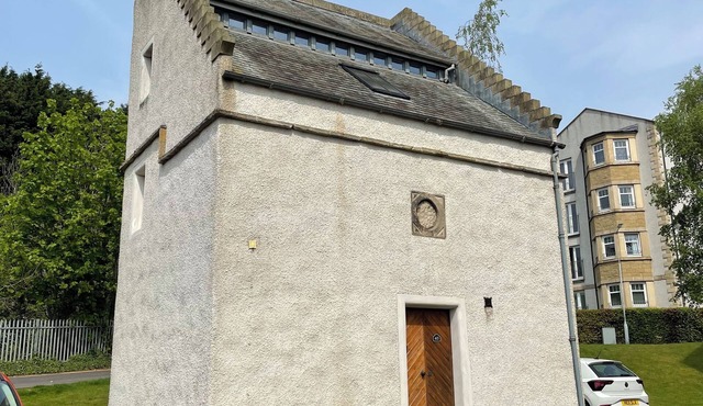17th Century Dovecot, 20 min to Edinburgh by train