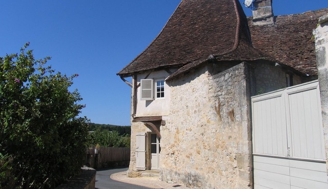 17th century house with pool close to Lascaux