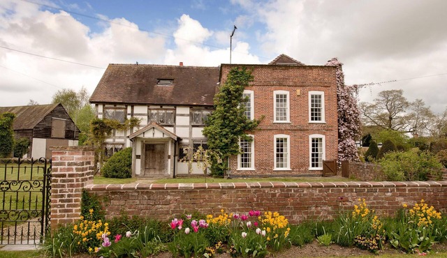 17th Century Manor House in Herefordshire village
