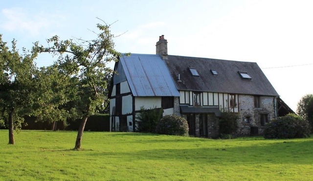 17th Century Normandy Farmhouse, *** Tastefully Renovated and family friendly
