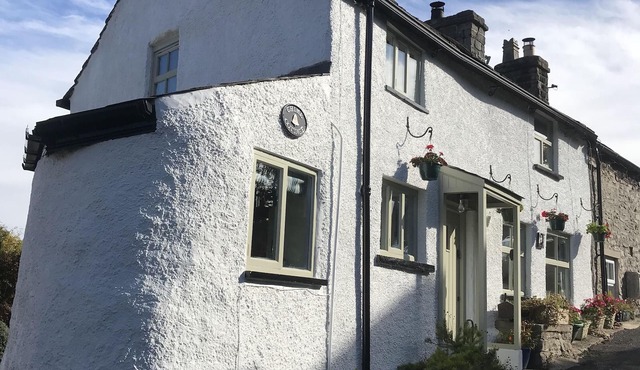 17th Century Stone, Traditional, Cosy, Country Cottage with Original Features