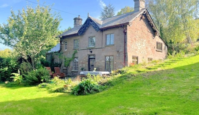 17th Century Stone Holiday Cottage - Wye Valley and the Forest of Dean