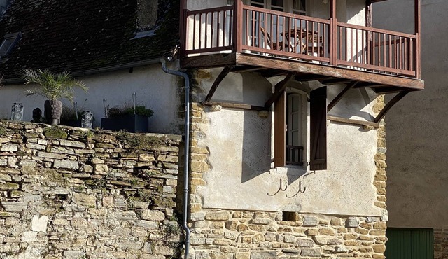 17TH CENTURY TOWNHOUSE IN THE HEART OF THE BASQUE