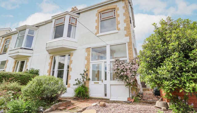 18 FFORDD TANRALLT, family friendly, with a garden in Prestatyn