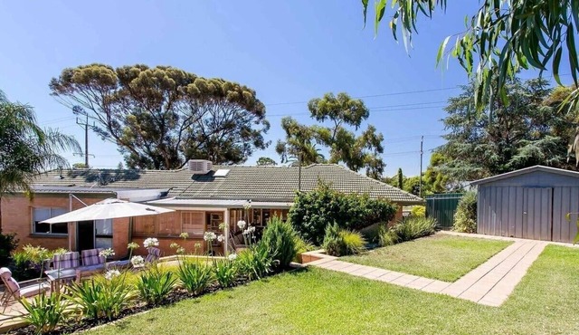 18 + people large grouphouse