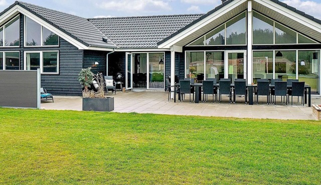 18 person holiday home in Nørre Nebel