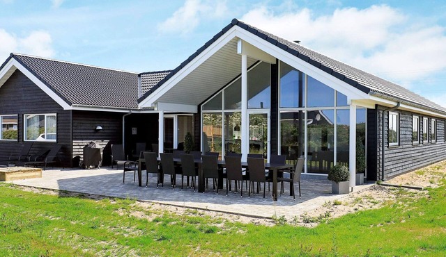 18 person holiday home in Ringkøbing