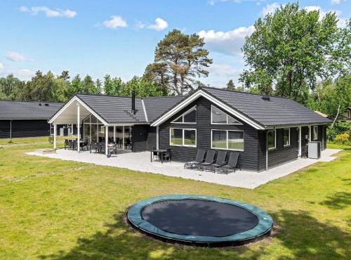 18 person holiday home in Væggerløse