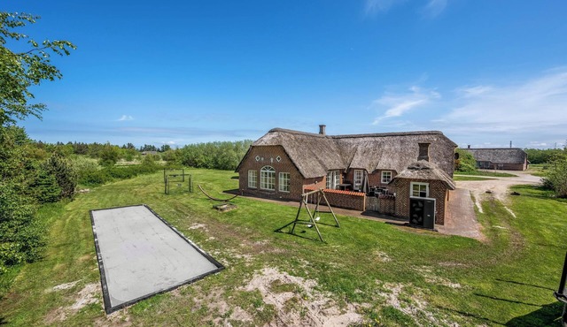 18-person pool house with indoor hot tub, water slide and outdoor hot tub