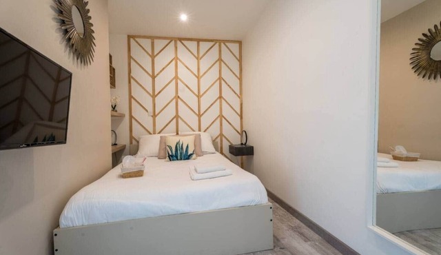 18. Private room 26m + living room and kitchenette - WIFI