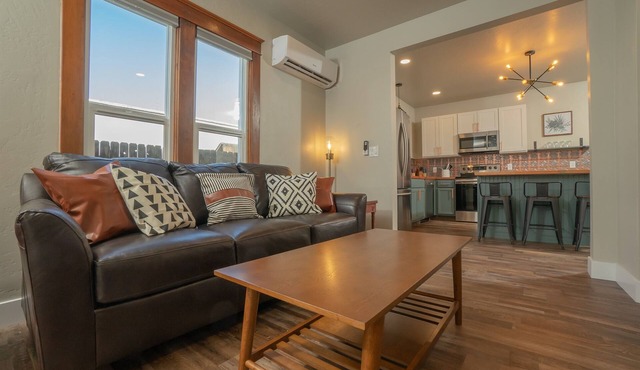 18 Road and Down Uppity Downtown Fruita Pad! 2 Units in 1. Free 🚲 Storage.