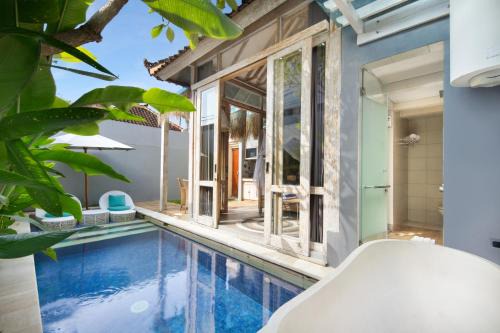 18 Suite Villa Kuta