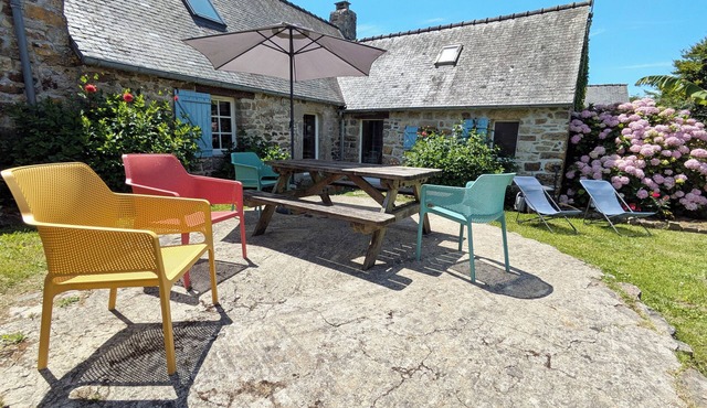 18 th century Cottage house close to the beach