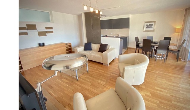 180 * Close to Unil EPFL, spacious and bright 2 bedrooms