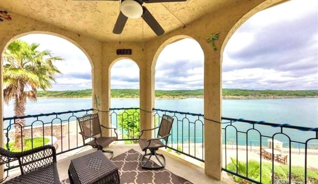 180 degree Lake View From Private Villa on the Island on Lake Travis!