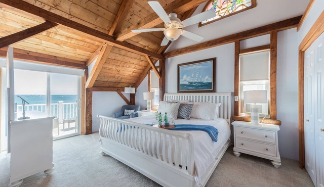 180 Degree Panoramic Views! Holiday near BOS and Salem