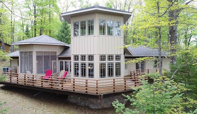 180 degree views -Watch eagles soar over Lost Land Lake from the deck