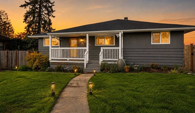 180° Lake View 3BR Retreat Terrace Near Downtown