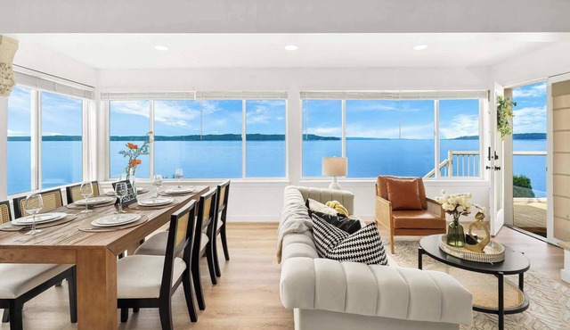 180° Water View Retreat: Near Beach Park & City