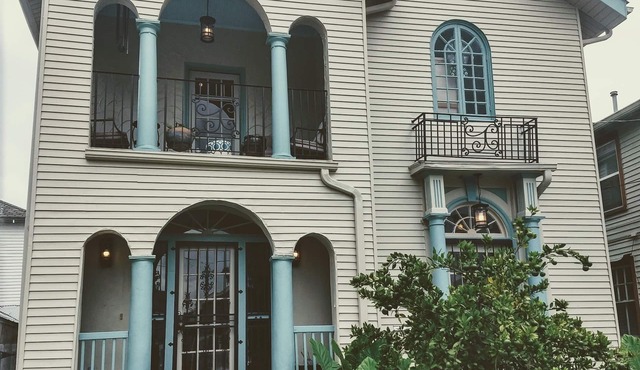 1800 sf Townhome - Minutes to Everything in Town
