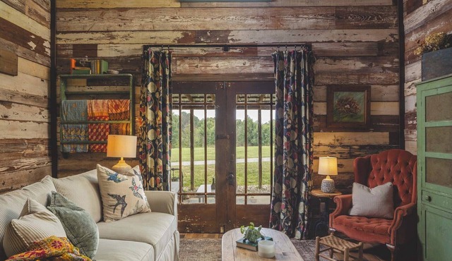 1800s Charm with Modern Perks